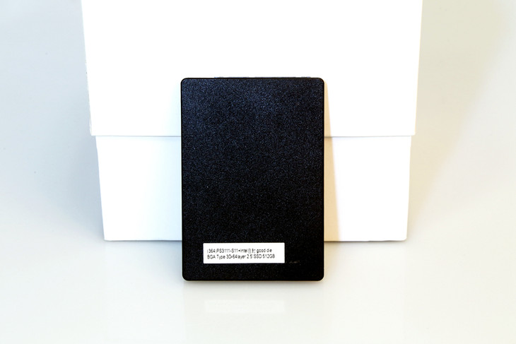 开启大容量时代 影驰首款QLC闪存SSD样品曝