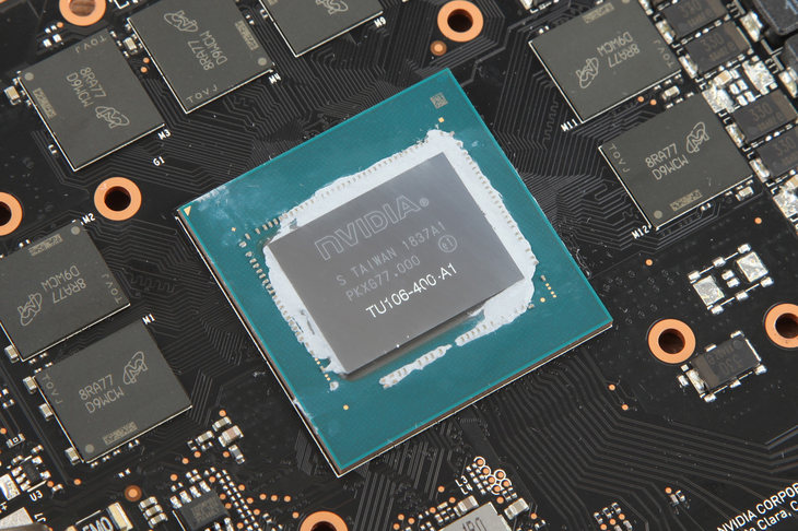 显存颗粒部分采用的是来自镁光的gddr6产品,单颗容量1gb,总容量8gb.