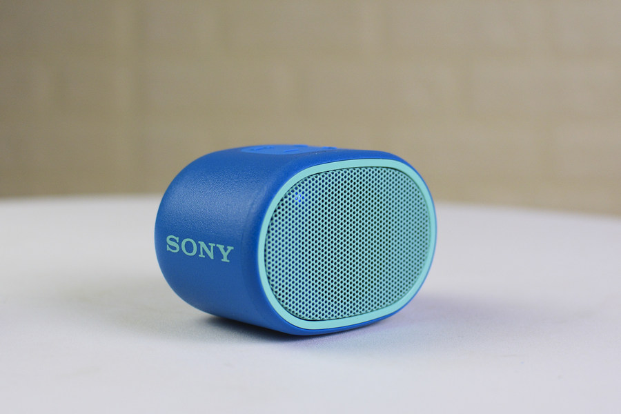 便携蓝牙音箱C位之争!索尼XB01与JBL GO2对