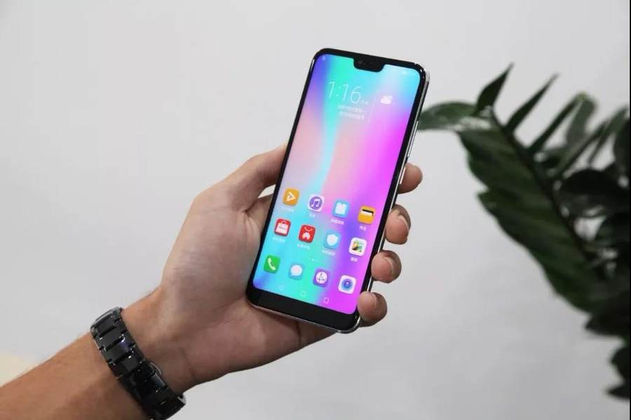 颜值即是正义:荣耀10小哥哥,约吗