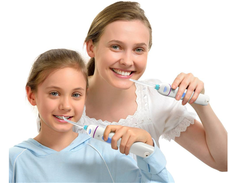 加倍防护齿间残渣去无踪,水牙线怎么用?