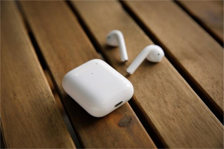 2,苹果airpods真无线蓝牙耳机