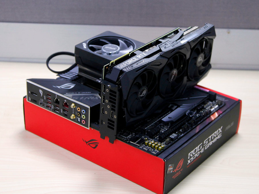 AMD 锐龙7 3700X(默频)全面对决i7-9700K