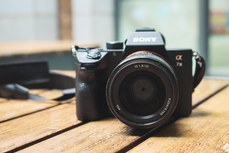 輕便小巧的掛機標頭 索尼FE 35mm F1.8鏡頭評測