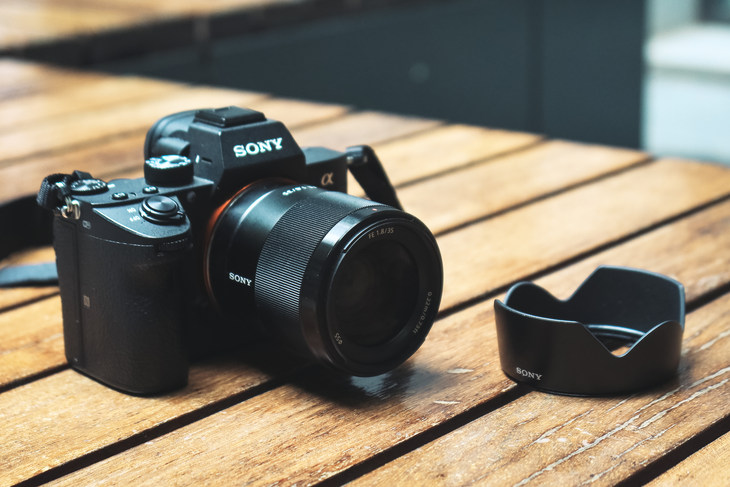 輕便小巧的掛機標頭 索尼FE 35mm F1.8鏡頭評測