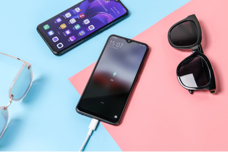 手机 频道 pcpop首页 手机 动态 正文 新配色的vivo y3 4gb 64gb版