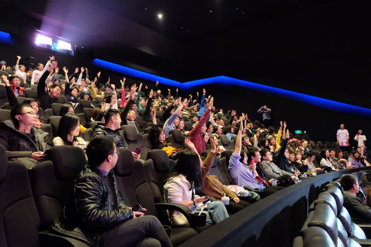 感受到每一片雪花飘动的震撼体验!小米电影频