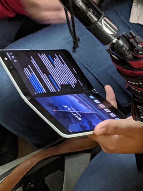 Surface Duo工程机现身  双屏是未来吗