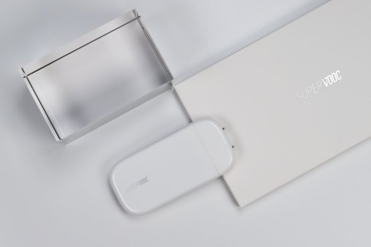 小身材大能量 OPPO 50W超闪饼干充电器首创脉冲充电