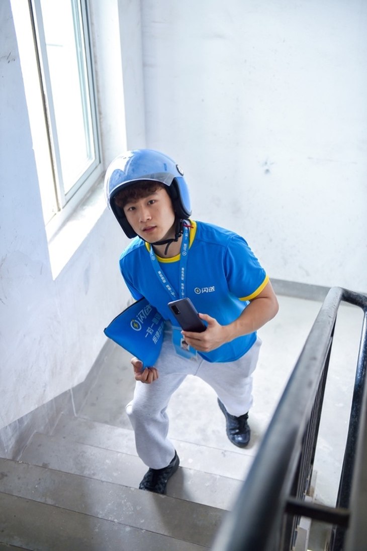 iQOO Z1x携手闪送续航大电量让“拼搏不断电”