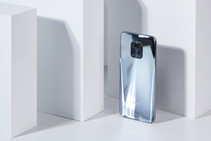 更显科技范 Redmi 10X Pro手机液态银配色图赏