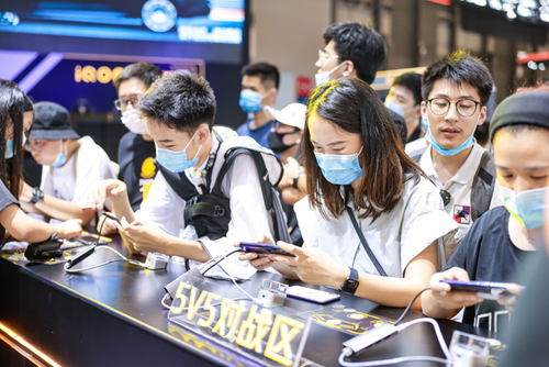 iQOO登陆ChinaJoy 120W旗舰新机惊艳亮相