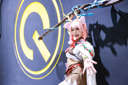 iQOO登陆ChinaJoy 120W旗舰新机惊艳亮相