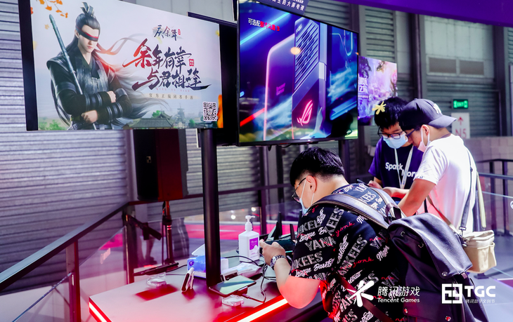 ROG游戏手机3引发玩家激情 CJ大会火爆现场实况