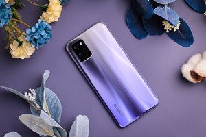 强力续航5G千元机 realme V11s手机图赏