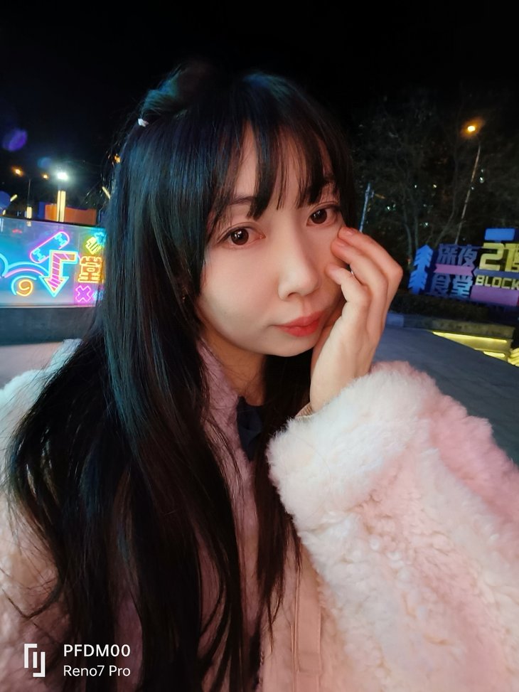 首发IMX709前摄，OPPO Reno7 系列夜景自拍也清晰