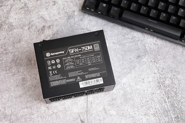 艾湃电竞SFX-750M小型电源开箱图赏