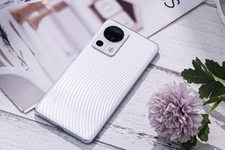 曼妙灵动的小白裙配色 Xiaomi Civi 2手机外观图赏