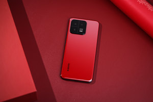 小米13限量定制色图赏：致敬跑车精神，烈焰红高调登场