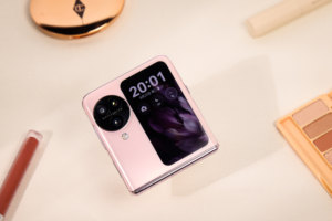 优雅精致大尺寸竖向外屏设计 OPPO Find N3 Flip图赏