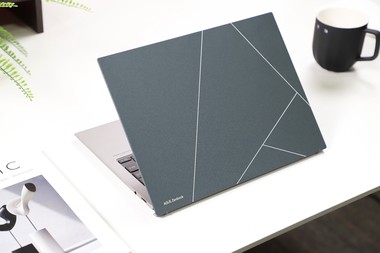 轻至1kg！华硕灵耀13 2024图赏