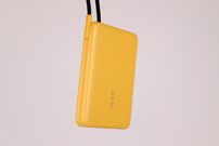 3C 認(rèn)證、飛機(jī)可帶，iQOO 33W自帶線充電寶 我愿稱它為六邊形戰(zhàn)士！