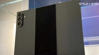 三星三折叠手机真机曝光！