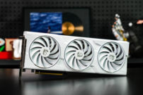 微星RTX 5070 白龙爵PLUS图赏：一款高颜值纯白中高端游戏显卡