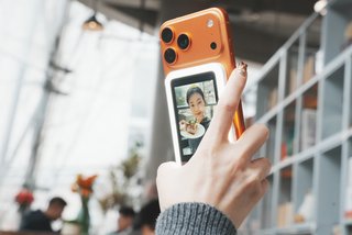 影石 Snap 手机自拍屏体验，最靠谱的“自拍外挂”