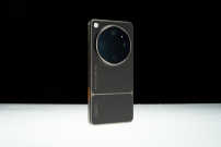 OPPO Find X9 Ultra：十倍潜望，口袋哈苏