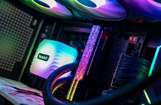 价格翻4倍！32GB DDR5内存已涨至3000元，DIY时代终结了？