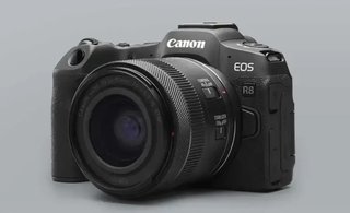佳能EOS R8 Mark II曝光：2400万全幅+40fps连拍+7.5档防抖