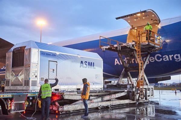 受旅游限制，ASML延迟向中国客户交付EVU光刻机