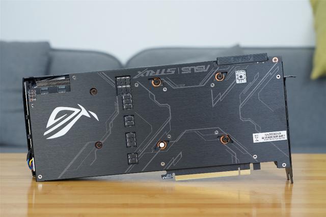 信仰加持，性能野兽！ROG STRIX RTX 2070 SUPER-A8G京东热销中