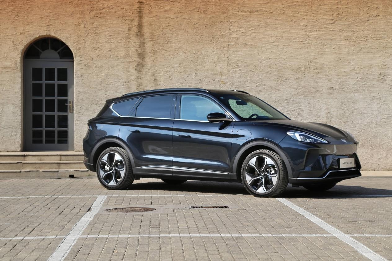 新能源汽车品牌排行_相关问题:445837条(2)