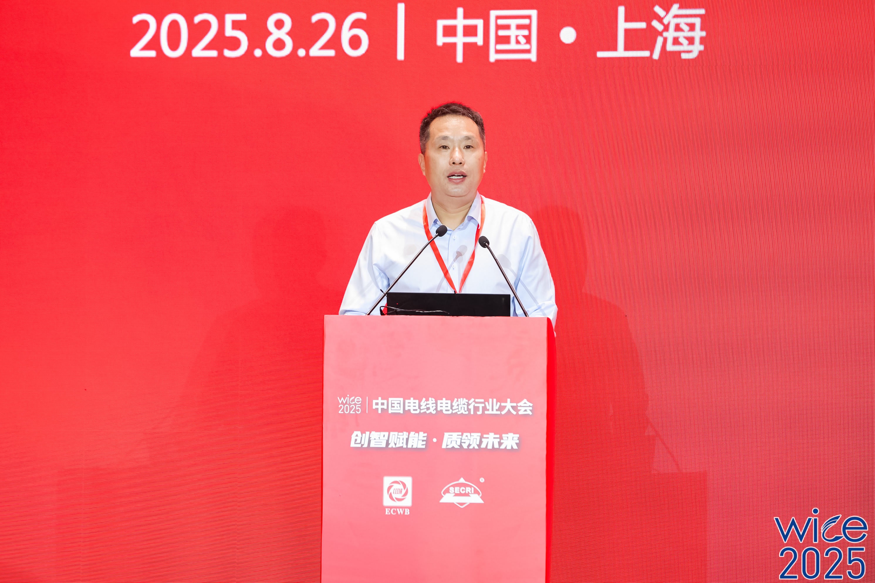 江斌.JPG