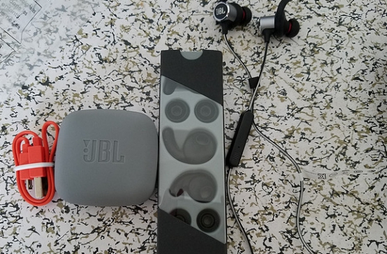 运动蓝牙耳机哪款好?2018四大性价比王牌耳机