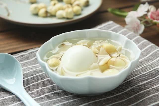 脸上有斑吃什么调理?简单食物解决大问题