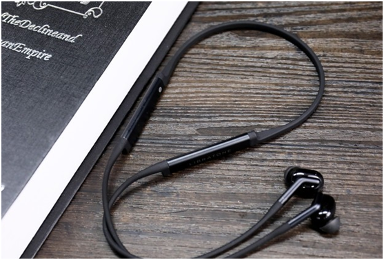 小鸟耳机是什么品牌 92359.jpg