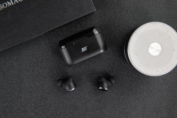 无线蓝牙耳机怎么充 1229201.jpg