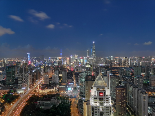 搭载了4800万像素的主摄像头,800万像素的超广角镜头以及200万像素的
