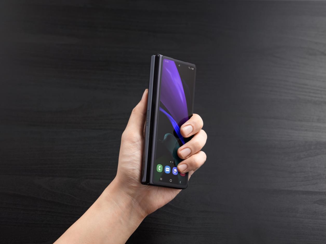 当科技感碰撞艺术感 三星galaxy z fold2 5g由此而生_-泡泡网