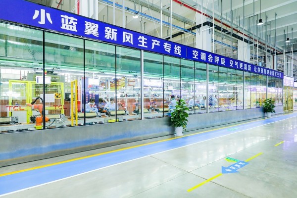 1694000795899936.jpg 图片5 全球首条无尘新风空调专用生产线.jpg