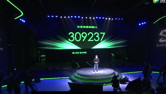 3199元起!黑鲨游戏手机 Helo发布:全新设计+流彩灯效+超强性能
