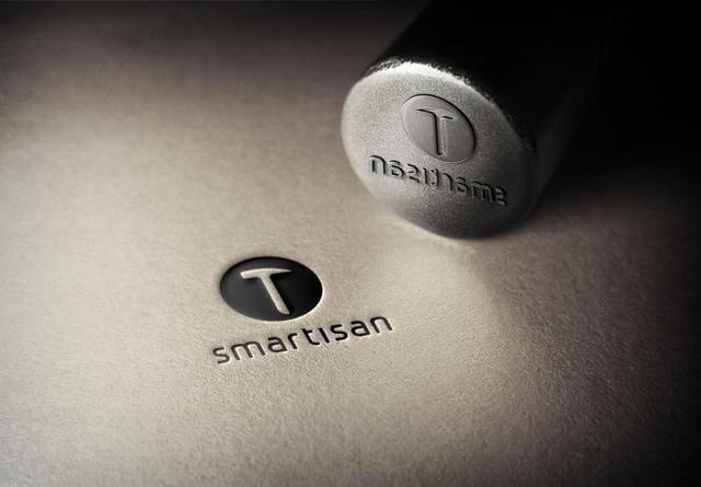 锤子科技新品发布会最新预热海报:旅行箱实锤