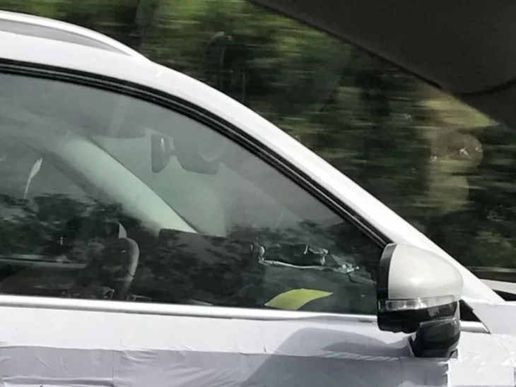 奔驰的内饰/宝马的芯 中华全新旗舰SUV能吸引到你吗？