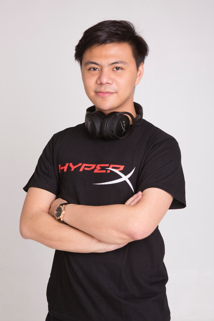 一拳打天下!hyperx签约著名格斗游戏玩家曾卓君