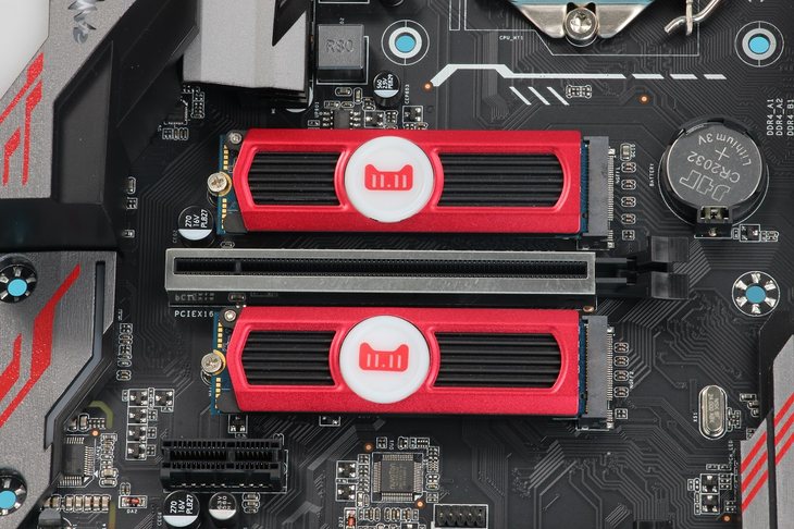 硬盘是2个影驰 烎 256g nvme m.