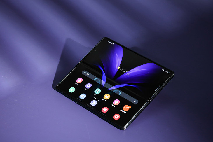 76英寸柔性屏三星galaxyzfold25g图赏