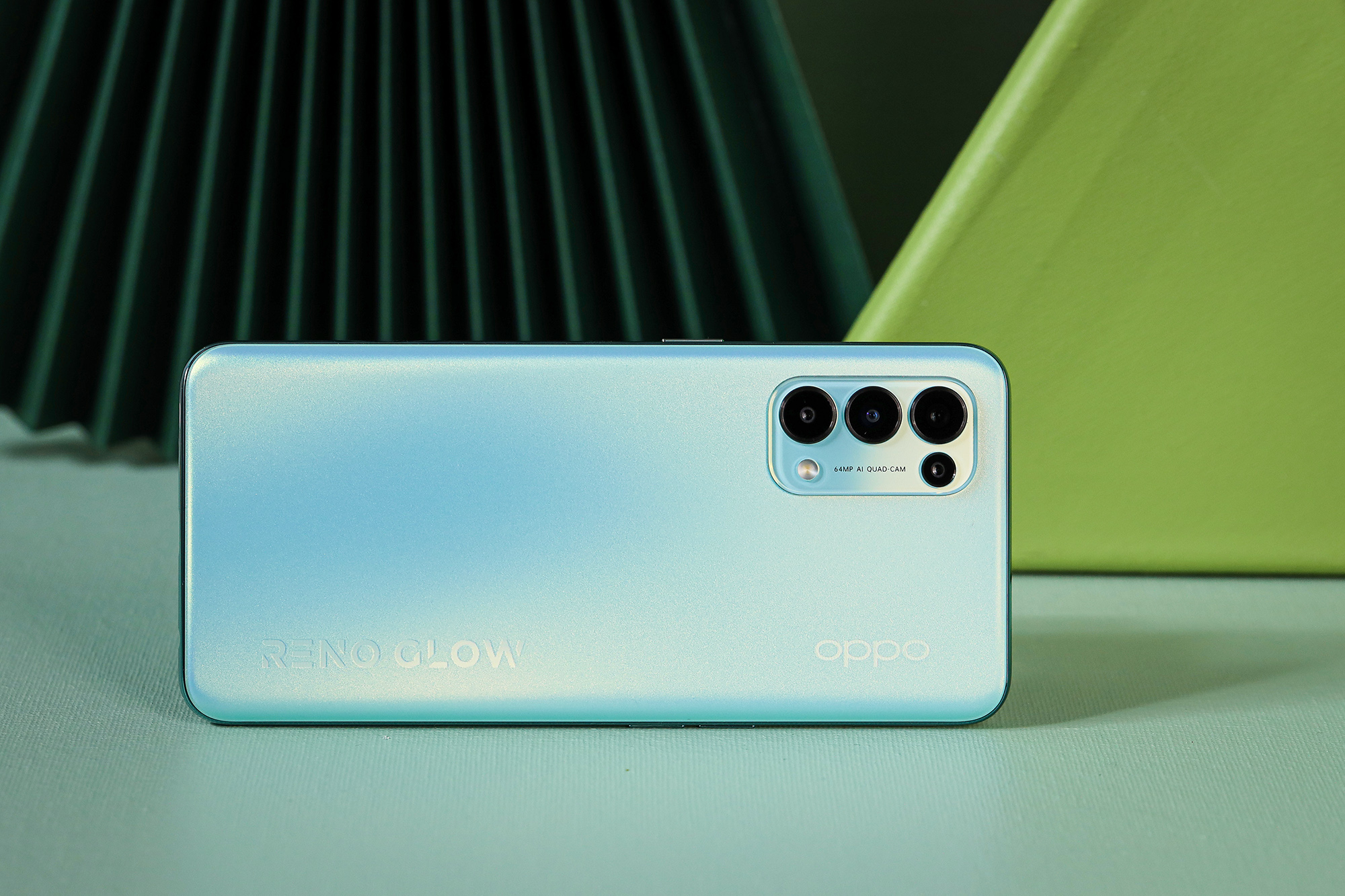 明快的春日气息opporeno5k恋恋青风版图赏